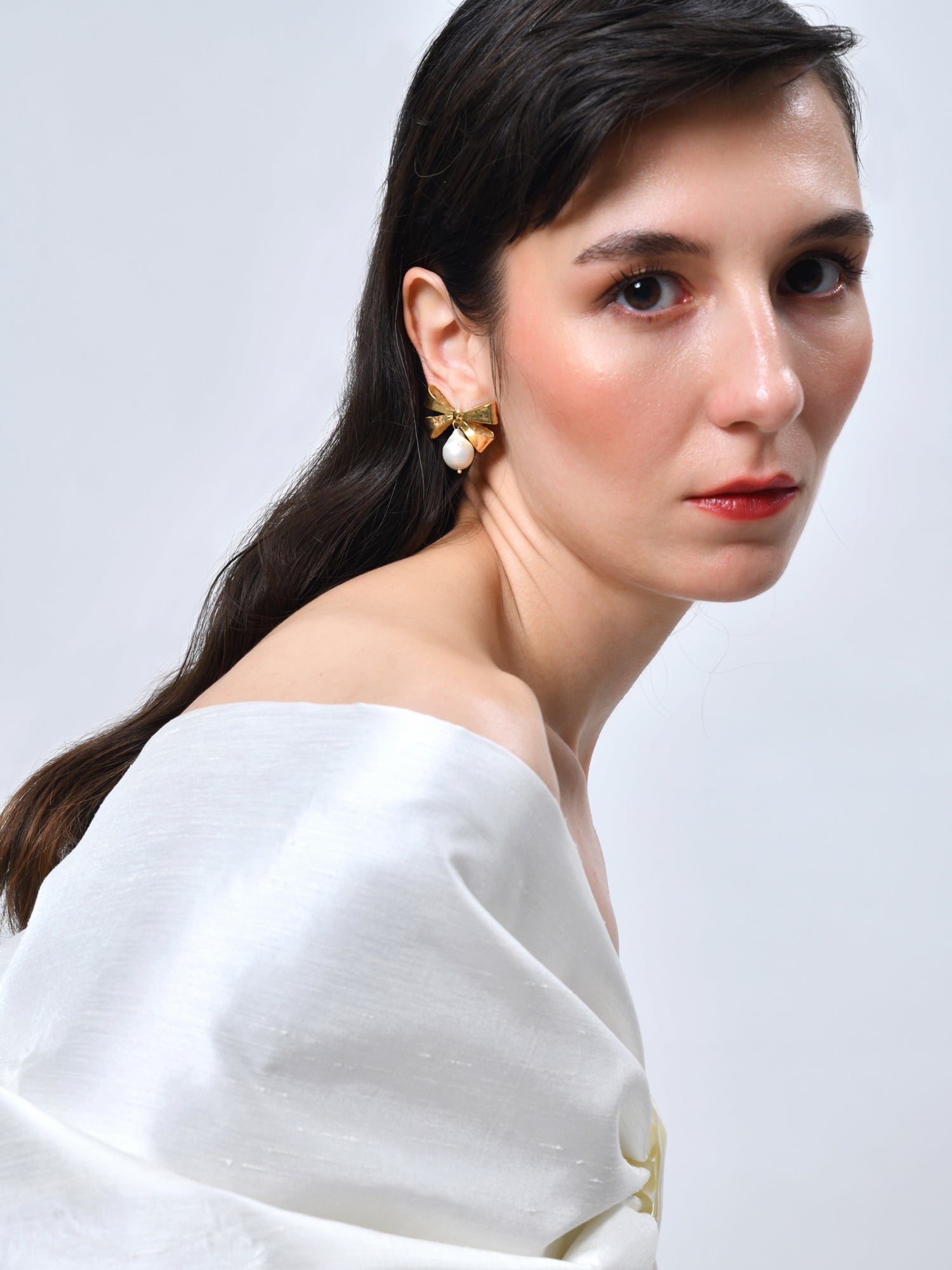 Bow Baroque Pearl Earrings