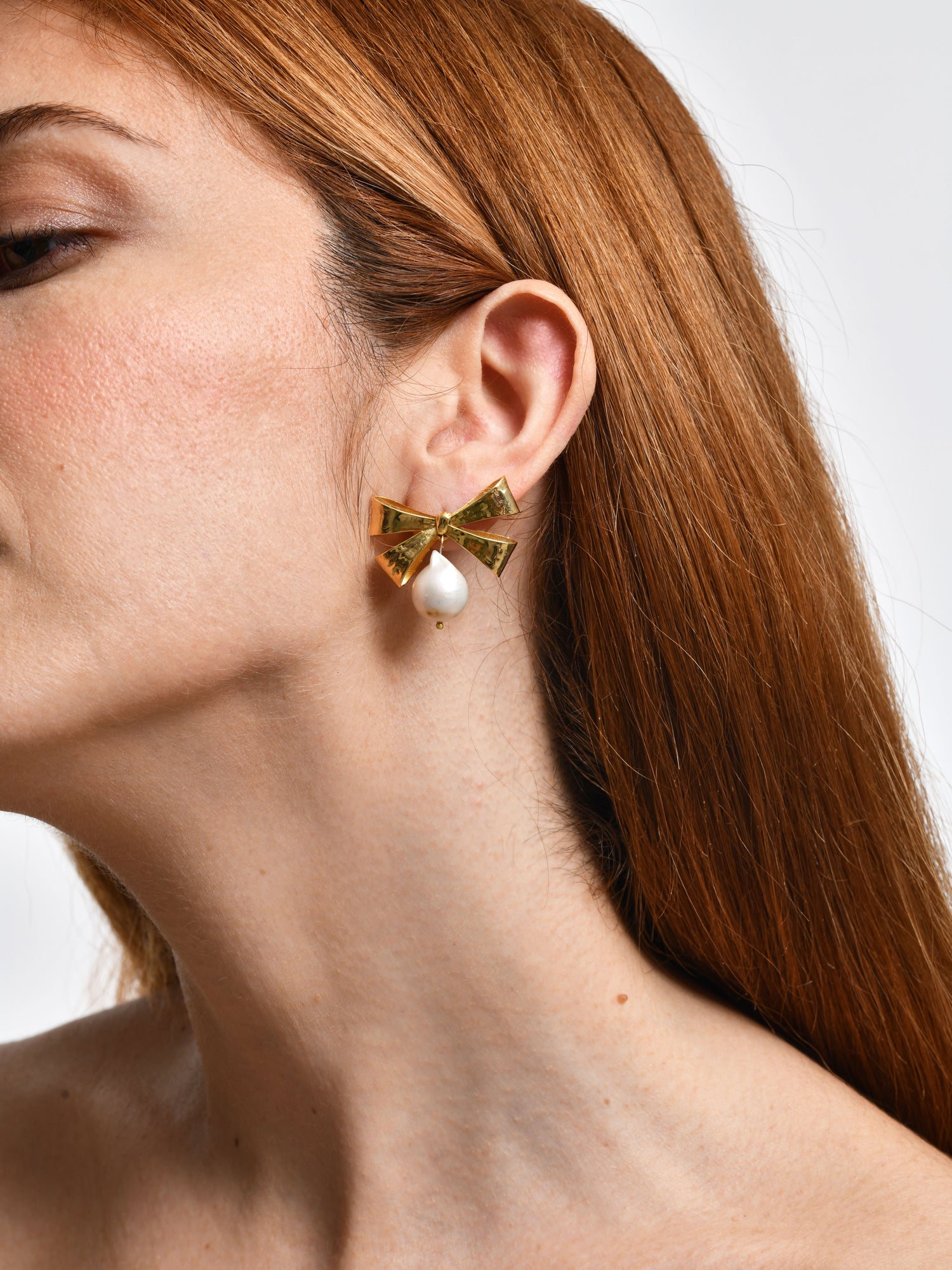 Bow Baroque Pearl Earrings