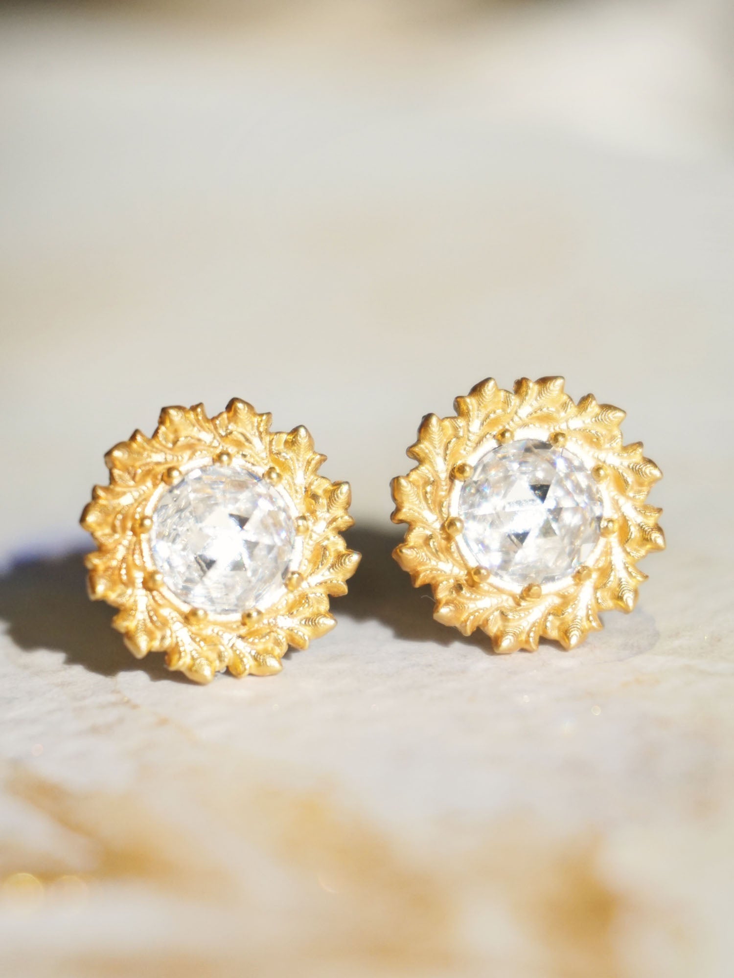 Dina Studs